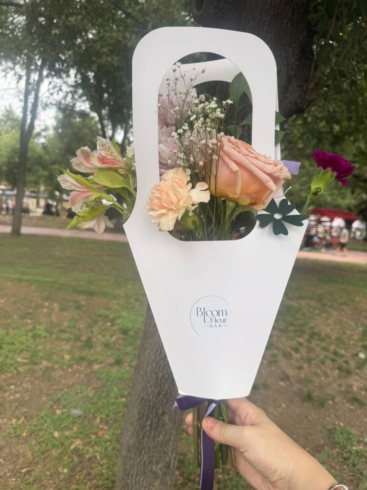 Mixed Flower Bar Blooms Mediano