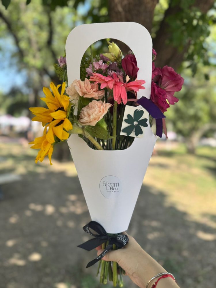 Mixed Flower Bar Blooms Grande